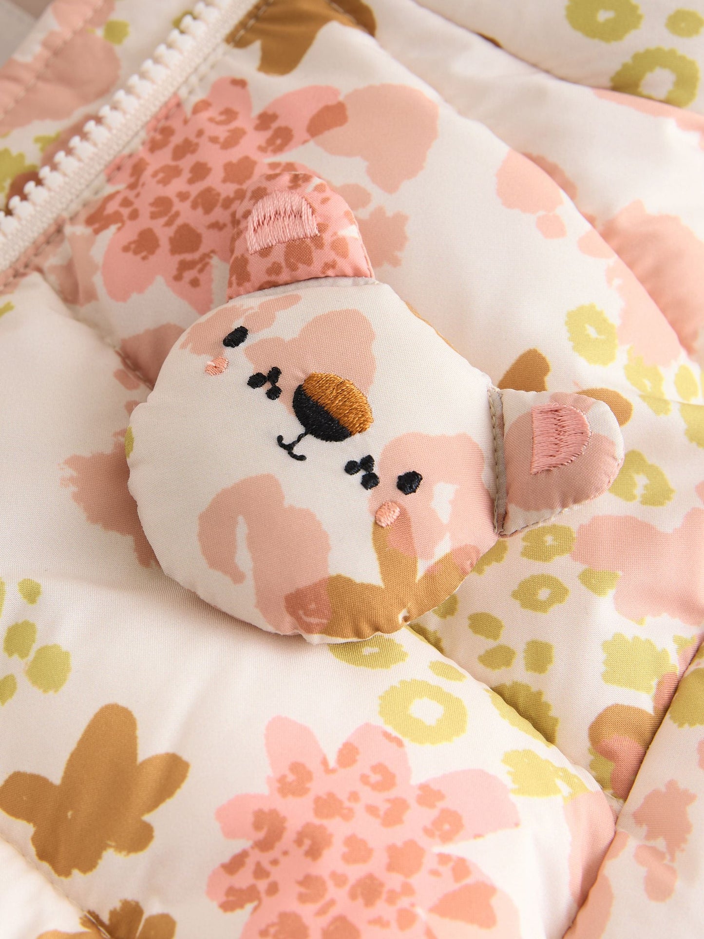 Pembe Çiçek Desenli Suya Dayanıklı Polar Astarlı Kapüşonlu Dolgulu Mont (3 Ay – 7 Yaş)