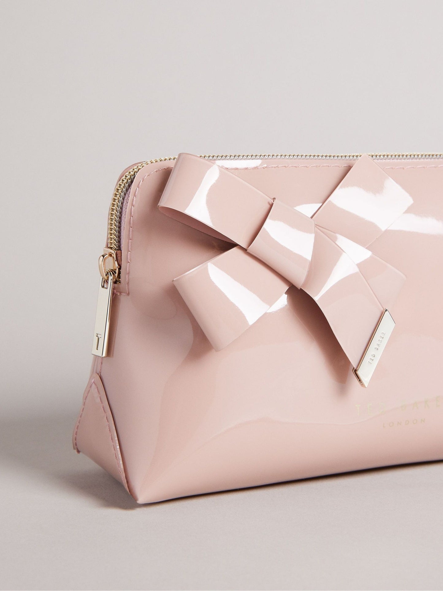 Ted Baker Nicolai Pembe Fiyonklu Makyaj Çantası