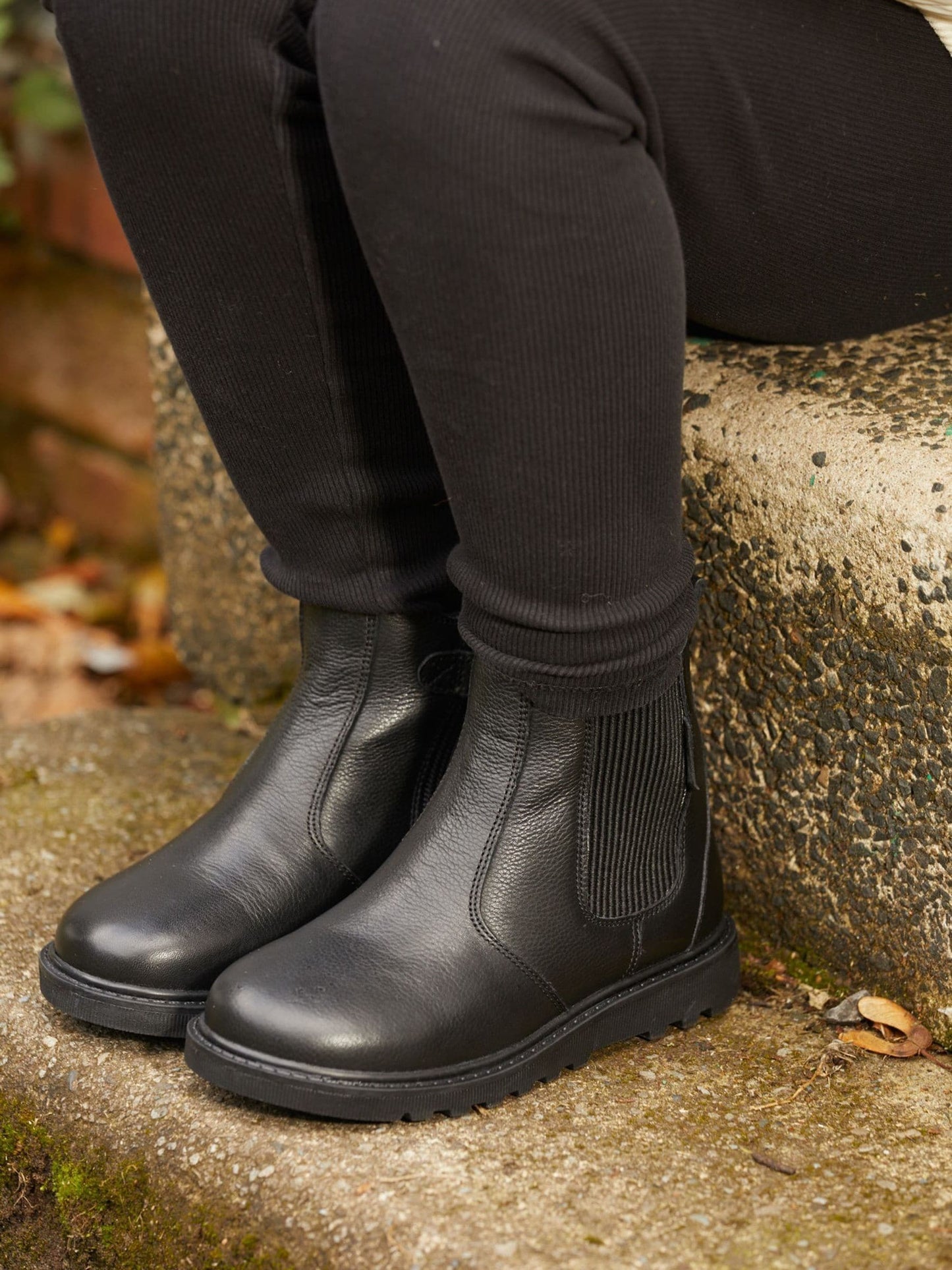 ToeZone Lily Girls Leather Gusset and Zip Ankle Black Boots