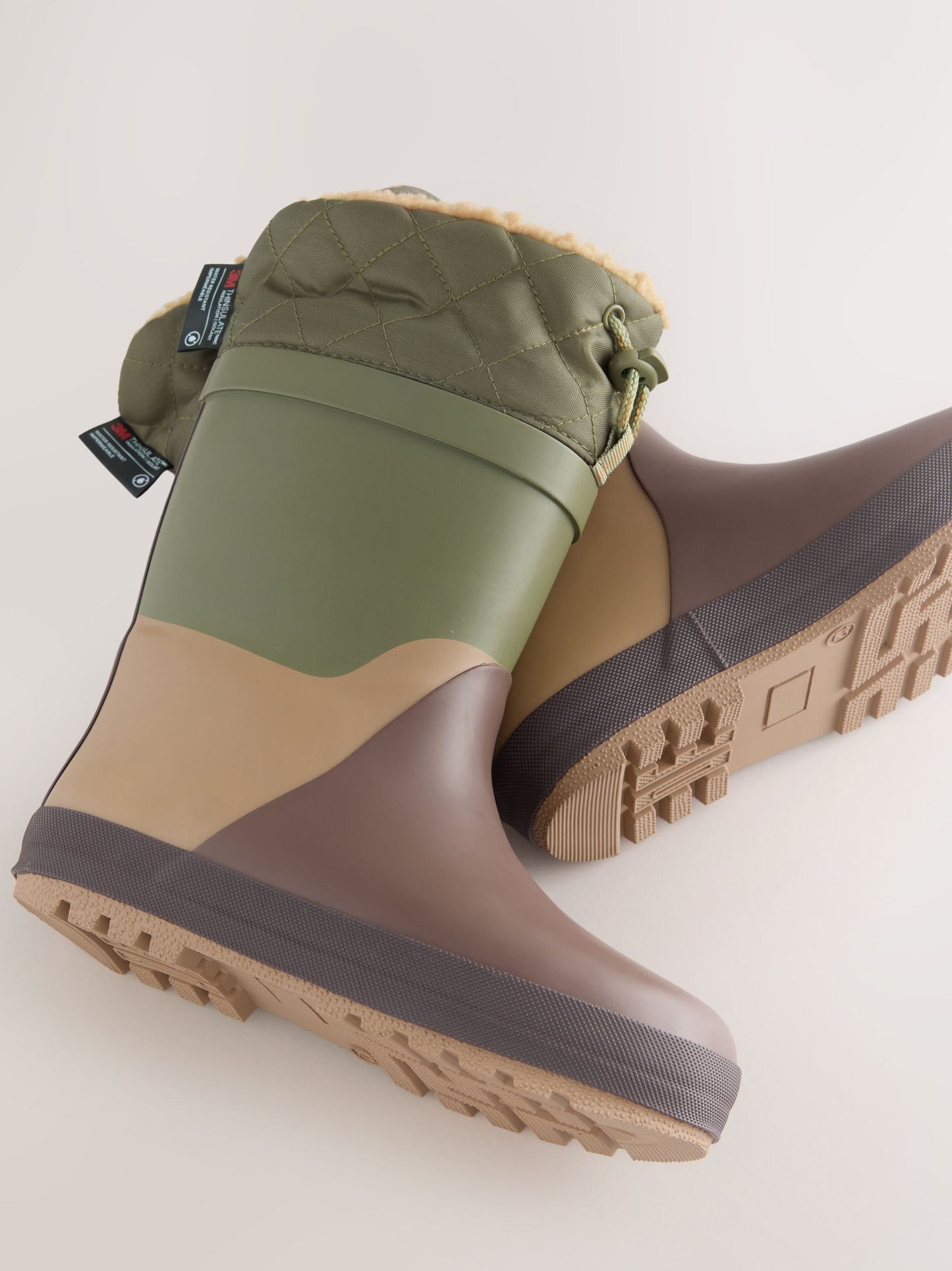 Kahverengi Renk Bloklu Sıcak Astarlı Kıvrık Paçalı Yağmur Çizmesi