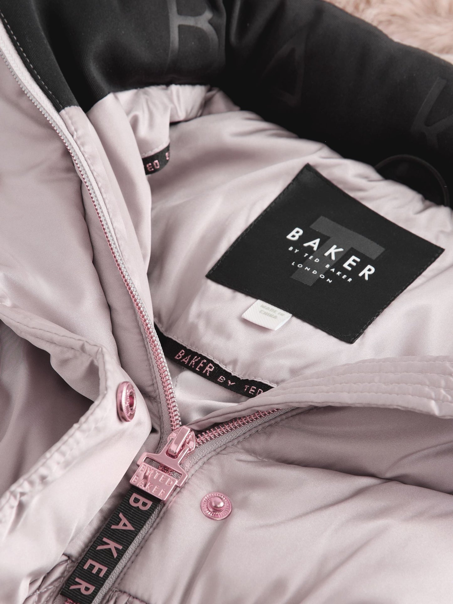 Baker by Ted Baker Suya Dayanıklı Etek Detaylı Dolgulu İstiridye Mont