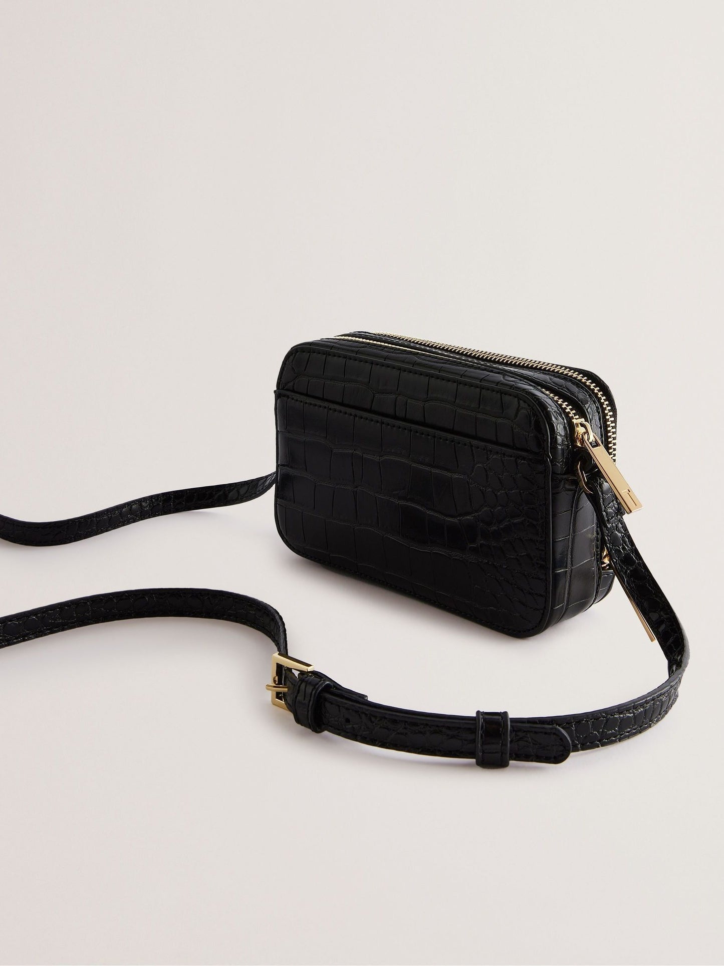Ted Baker Siyah Stina Çift Fermuarlı Timsah Desenli Mini Camera Çanta
