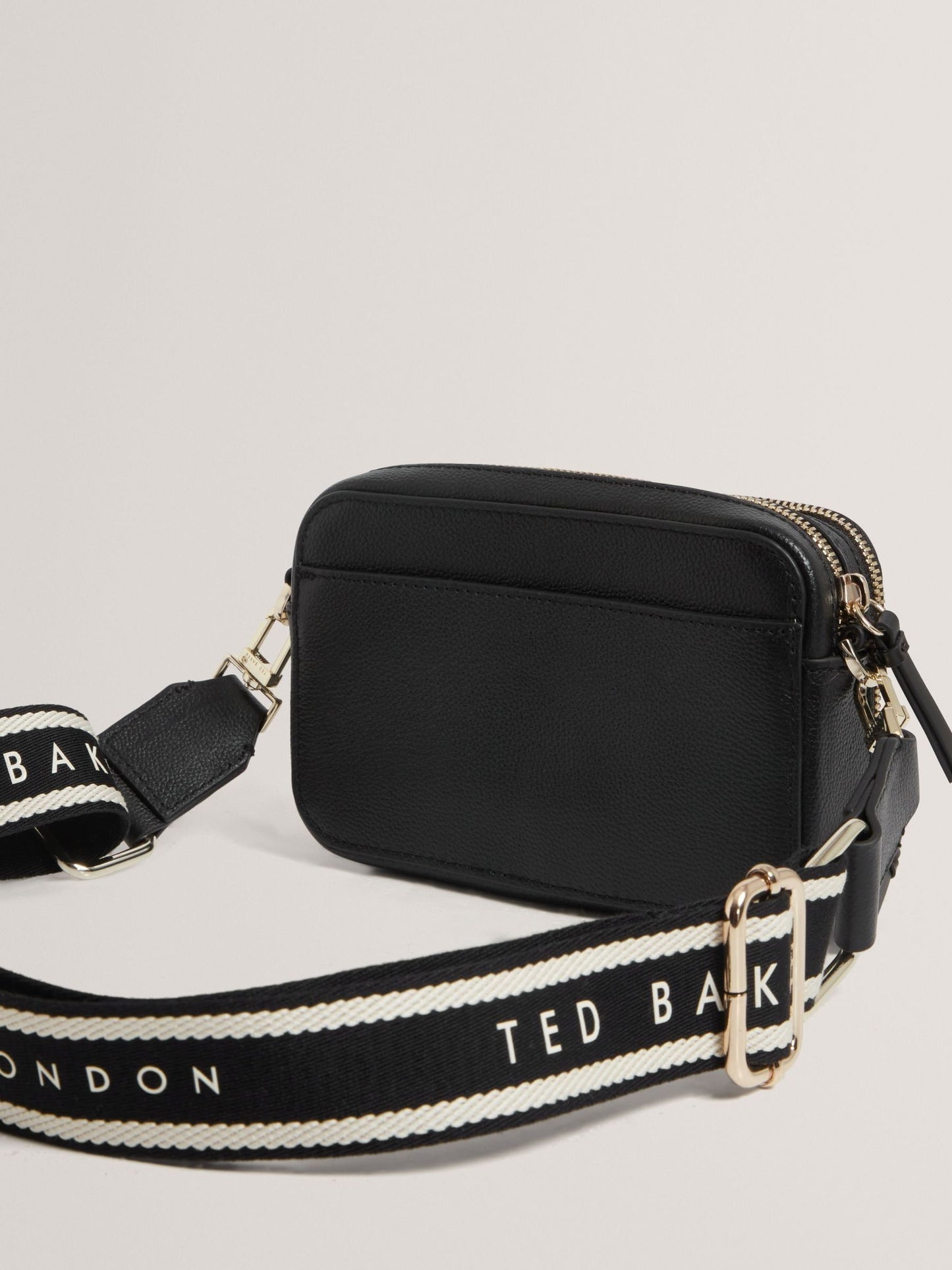 Ted Baker Linzie Siyah Deri Webbing Küçük Omuz Çantası (Kamera Modeli)