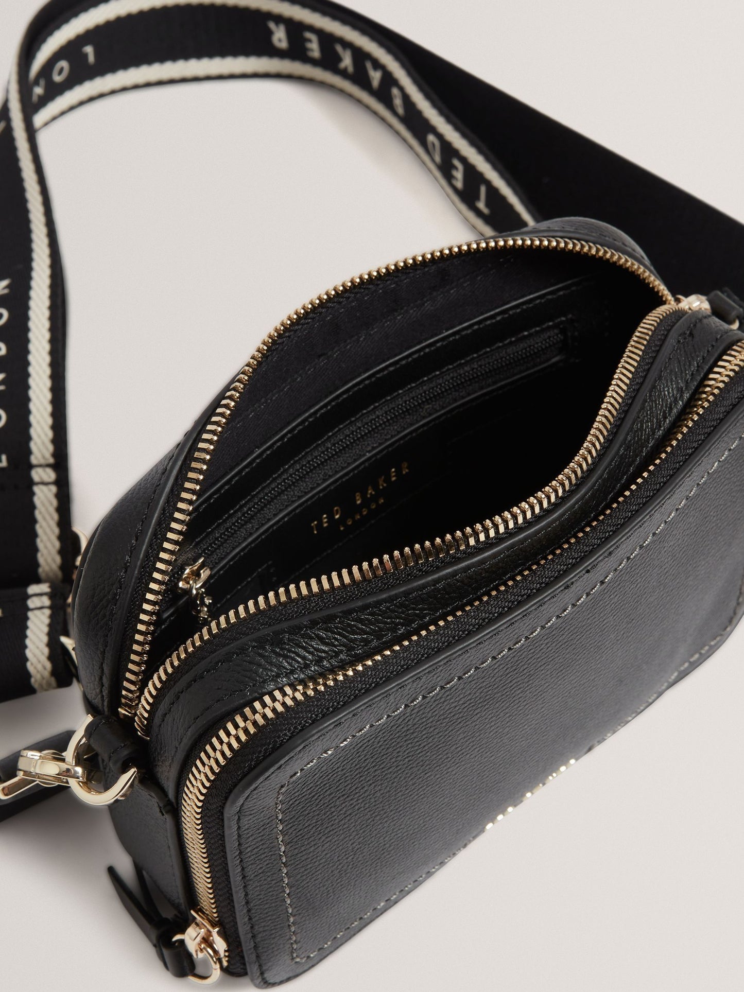 Ted Baker Linzie Siyah Deri Webbing Küçük Omuz Çantası (Kamera Modeli)